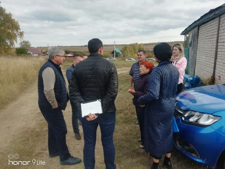 Зеленодольск МР башлыгы Афанасьев Михаил Павлович җитәкчелегендә бер төркем җитәкчеләр, Кече Шырдан авылына, нинди максат белән визит ясаган