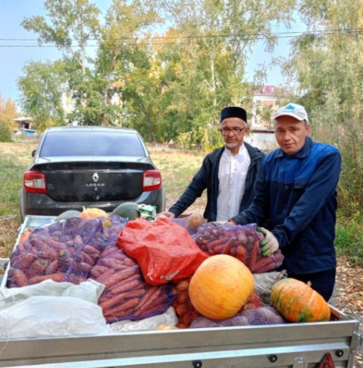 Күгәйлеләр гошер сәдакасы тапшырды