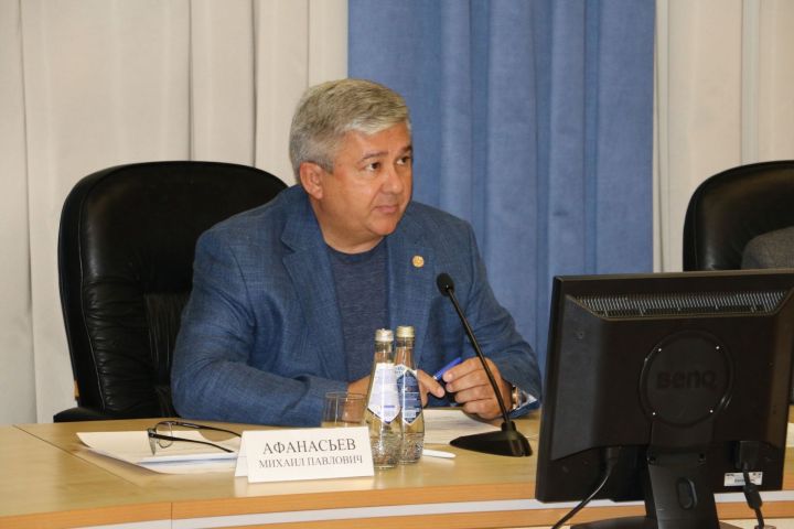 Михаил Афанасьев: «Фотога төшерегез, җибәрегез! Тиешле чарасын күрербез!»