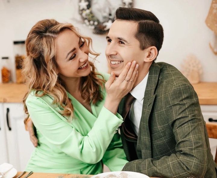 Рифат Зарипов гаиләсе котлаулар кабул итә: «Кызыбыз бар!»