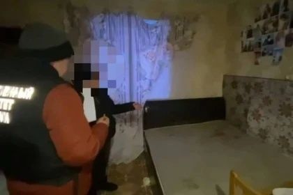 «Табиблар еламыйча карый алмый». Анасы качкач, ун айлык кызны атасы имгәтеп бетергән