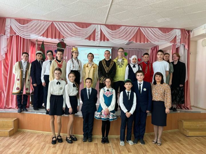 Бүген Әйшә урта мәктәбендә 21 февраль Халыкара туган телләр көненә багышланган чара үткәрелде