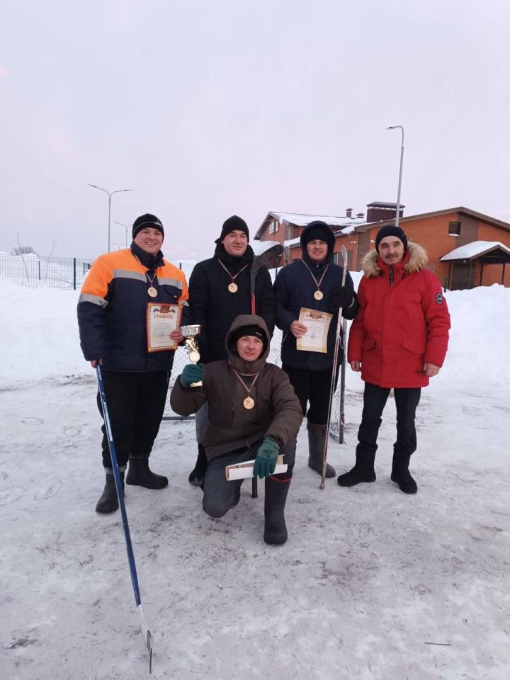 23 февраль Ватанны саклаучылар көненә багышлап, Куүгеш авыл җирлегендә елдагыча туплы хоккей буенча ярыш оештырылды