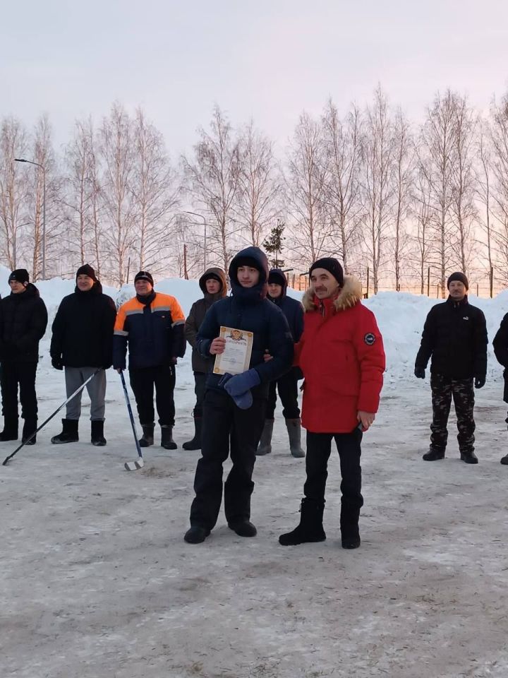 23 февраль Ватанны саклаучылар көненә багышлап, Куүгеш авыл җирлегендә елдагыча туплы хоккей буенча ярыш оештырылды