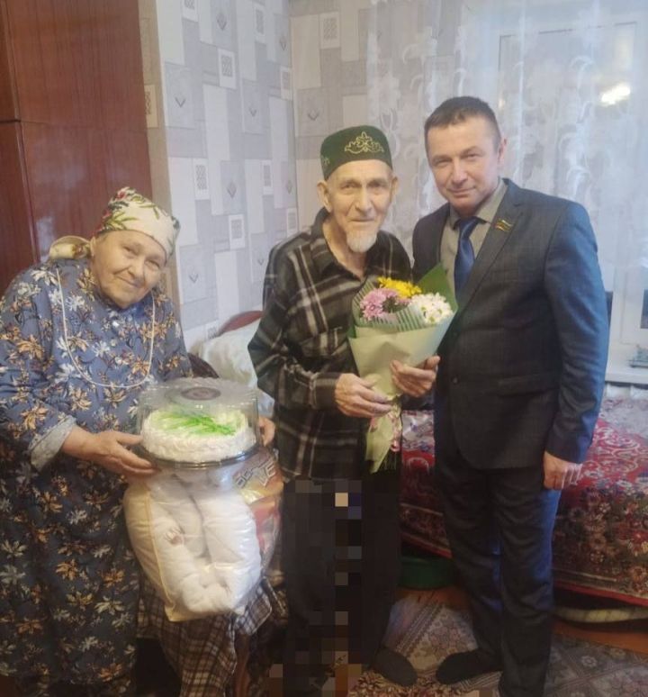 Татар Танае авылында яшәүче Фәрид Ярулла улы Гәптрәхимов 90 яшьлек юбилеен билгеләп үтте