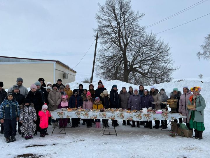 Акъегет авылында бик борынгы бәйрәмнәребезнең берсе «Нәүрүз» бәйрәме  үткәрелде