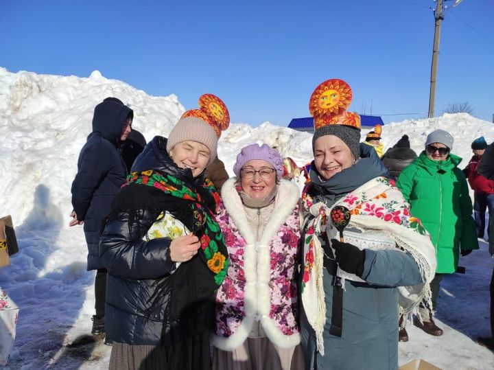 Кичә Бишнә авыл җирлегенә кергән Рус-мари Кавал авылында  май чабу (Масленица) бәйрәме булып узды