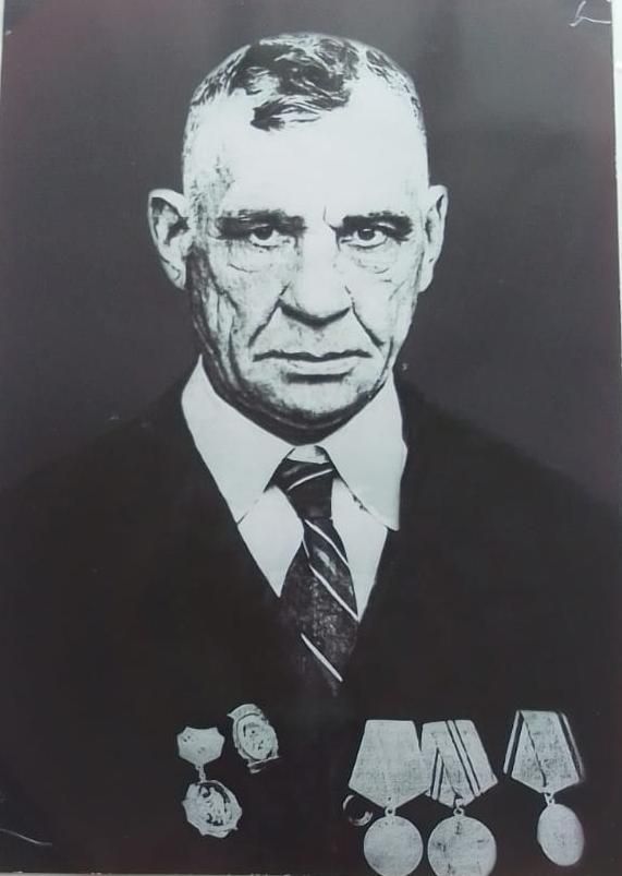 Минем кайнатам Мусин Әхмәтвәли Вазых улы 1916елда Алксеевский районы Көрнәле авылында туа.