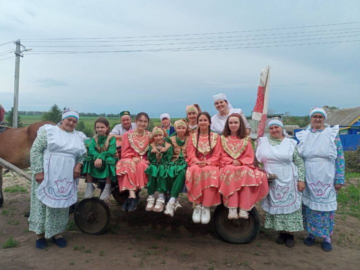 Элек-электән килгән йолаларыбызны саклап, Олы Ачасырда да сөлге җыйдылар
