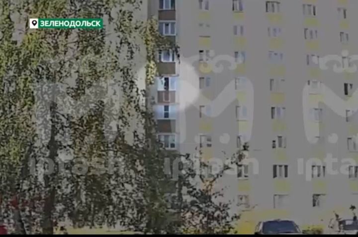 Яшел Үзәндә ике яшьлек кыз тулай торакның 5нче катыннан егылып төшә