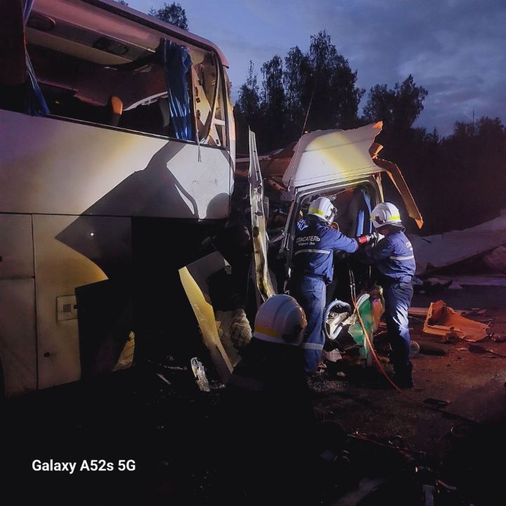 Йошкар-Ола - Яшел Үзән автомобиль юлында, 6 транспорт чарасы катнашында, коточкыч һәлакәт булган