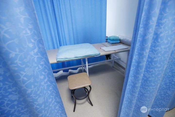 «Кычкырудан баланың битендәге капиллярлары шартлады» Бүлмәсендә 1 яшьлек бала үлгән остеопатның кулыннан башка сабыйлар да зыян күргән