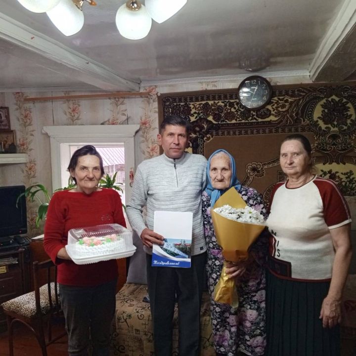 Яшел Үзән районында яшәүче Зинаида Афанасьева 95 яшьлек юбилеен билгеләп үтә