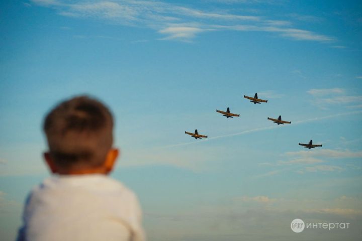 Мин сине беркемгә бирмим, балам