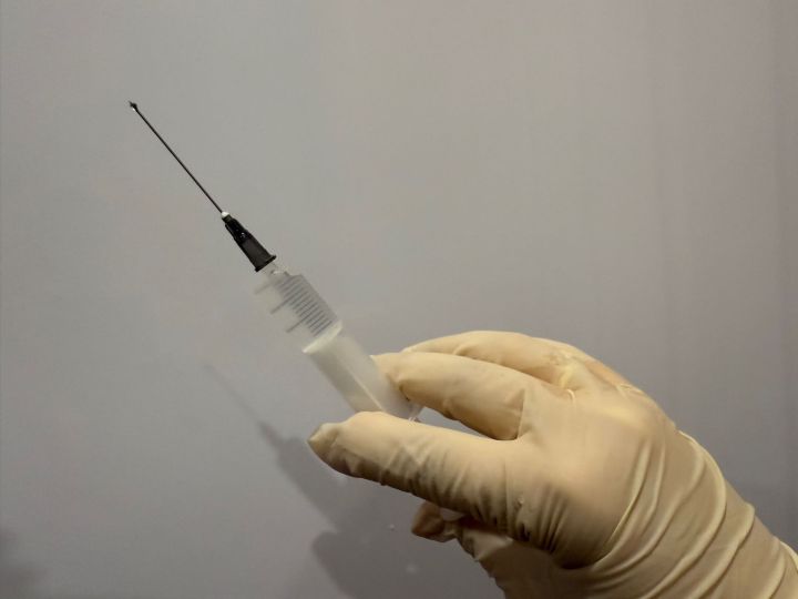 Телевидение йолдызы өендә силикон инъекциясеннән соң үлгән