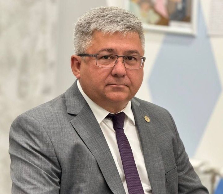 Район башлыгы Михаил Афанасьев яшел үзәнлеләрне бәйрәм белән котлады