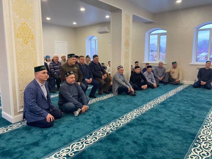 Норлатлыларга Рамазан аенда яңартылган мәчет бүләк иттеләр