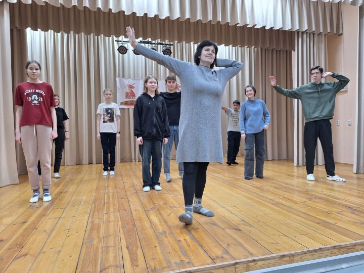 Яшел Үзәннең Мулла Иле мәдәният йортында татар биюе буенча мастер-класс уздырганнар