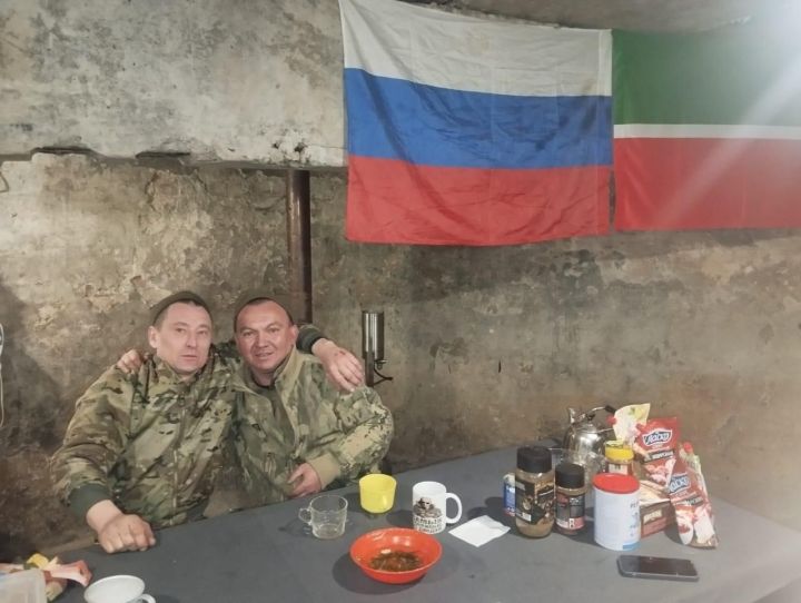 Яшел Үзән районы Норлат авылы волонтерлары үз частена «УАЗ» машинасы, посылкалар һәм кирәкле товарлар җибәрде