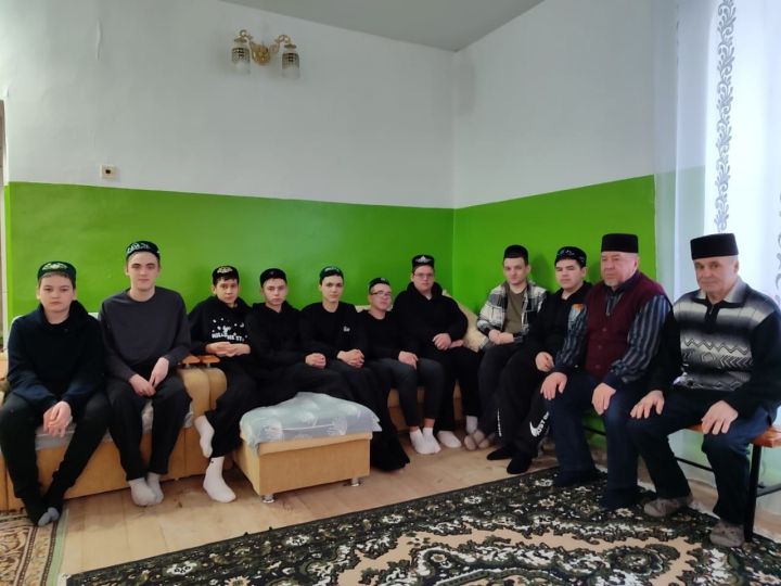 Яшел Үзән районы Бишнә авылы яшьләре дингә килә