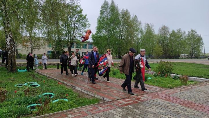 Бишнә, Рус-мари Ковалы авылларында Бөек Җиңүнең 80 еллыгына багышланган тантаналы митинг узды