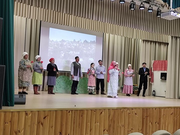 Олы Ачасыр мәдәният йортында Зәки Зәйнуллинның «41нең арбалы хатыннары» дигән спектакль куелды