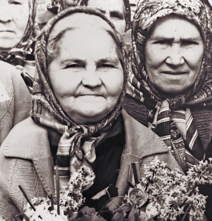 «Баскан җирдән йоклап алырга өй­рән­дем...» (сугыш истәлекләре)