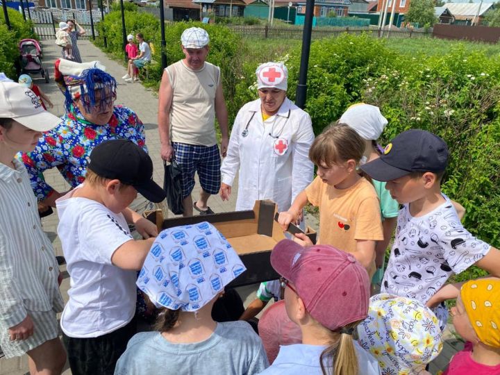 Татар Танае авылы мәдәният йорты территориясендә «Күңелле балачак» дип аталган чара узды