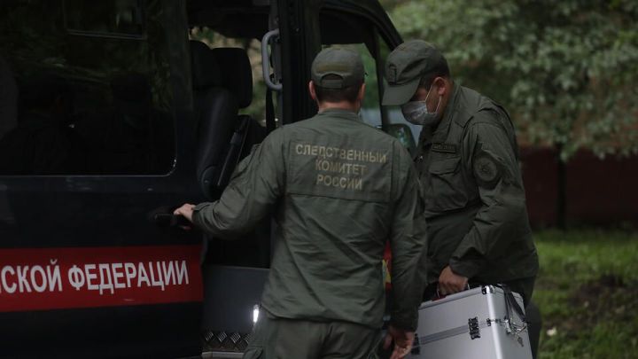 Сөлгегә һәм пакетка төрелгән: күл буенда яңа туган сабый мәете табылган