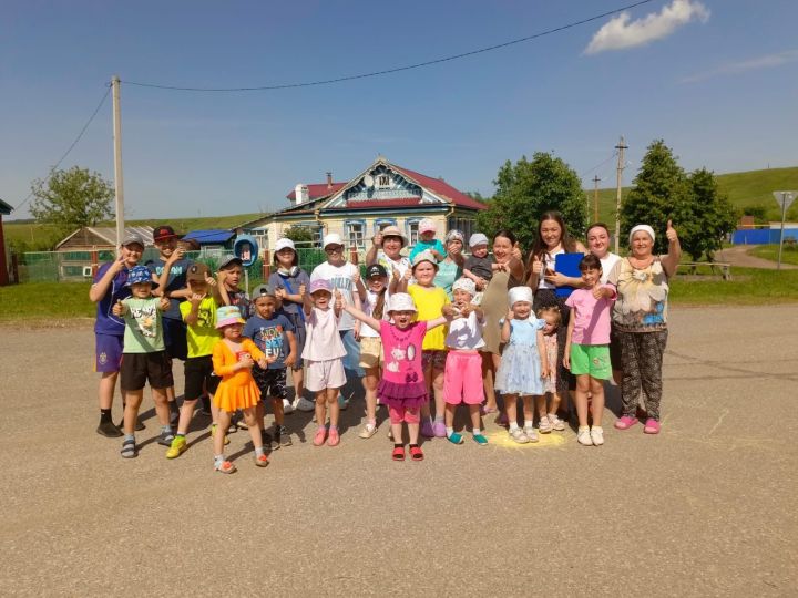 Яшел Үзән районы Тау Иле авылында балалар өчен матур бәйрәм үткәрделәр