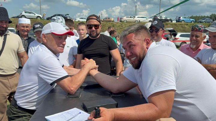 «Без кавышсак, дөньяларны җәннәт итәрбез әле!» – дип, гөрләтте Сабантуйны Карагуҗа авылы халкы