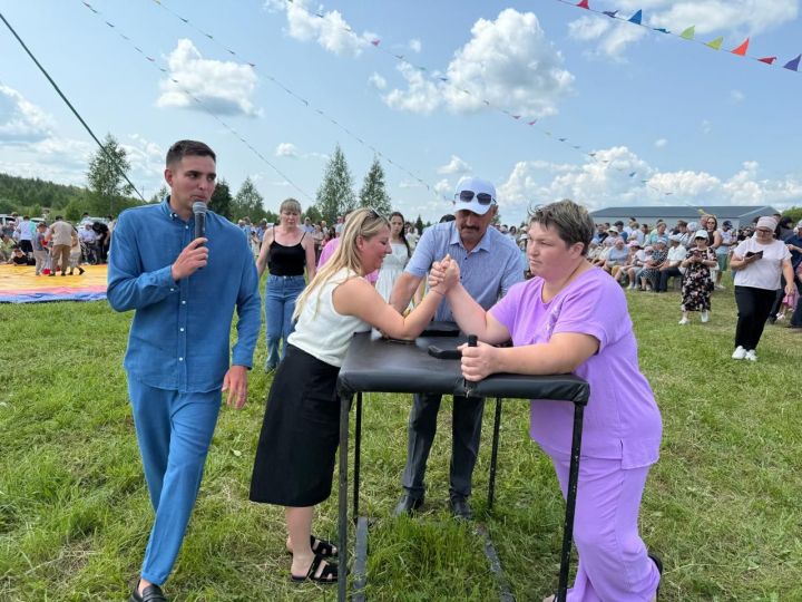 «Без кавышсак, дөньяларны җәннәт итәрбез әле!» – дип, гөрләтте Сабантуйны Карагуҗа авылы халкы