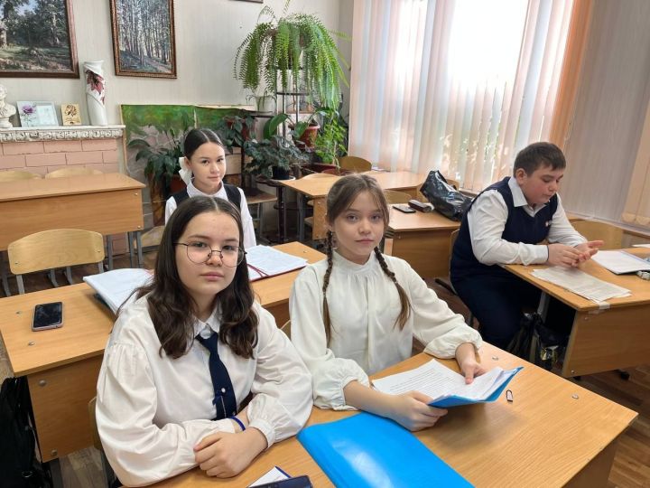 Роспотребнадзор кисәтә! Мәктәп формасын маркировка буенча сайлагыз