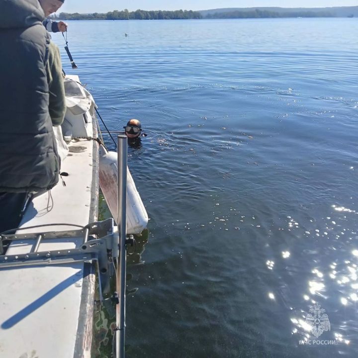 Водолазлар Иделдә әйләнгән катерның бер пассажирының гәүдәсен тапканнар