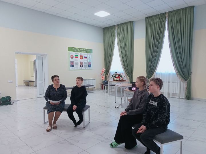 Олы Ачасырда «Герой булу нәрсә ул» дигән чара оештырылды