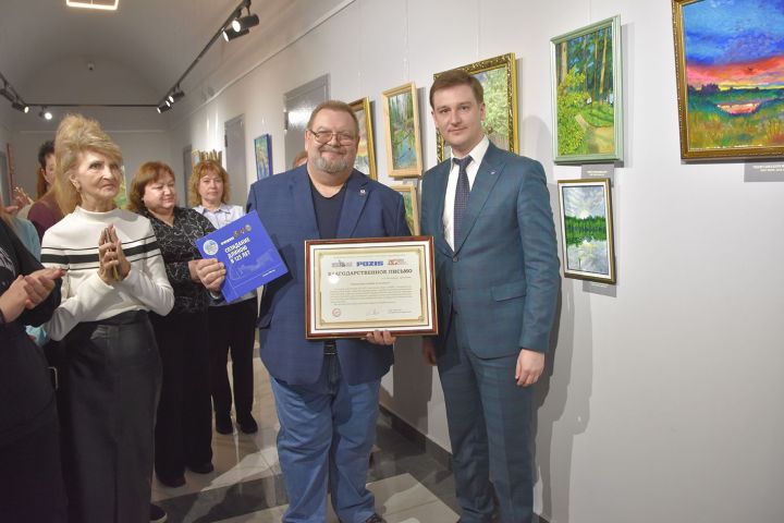В художественной галерее POZIS открылась выставка заслуженного юриста Республики Татарстан Андрея Николаева