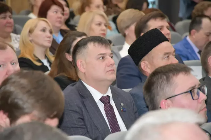 Бүген Яшел Үзән муниципаль районы Советының һәм Яшел Үзән шәһәре Советының бишенче чакырылыш сессиясе уза