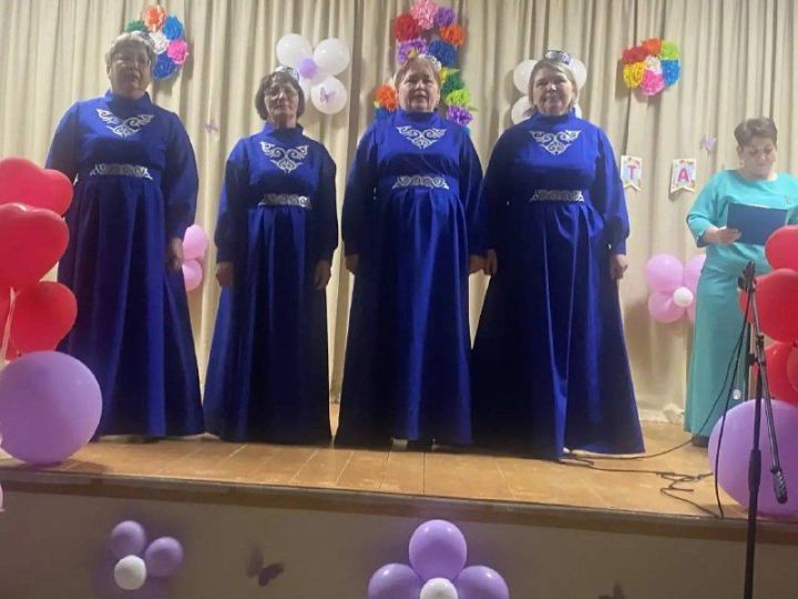 Уразлы авылы клубында 8 Март – Халыкара хатын-кызлар көне уңаеннан бәйрәм концерты узды
