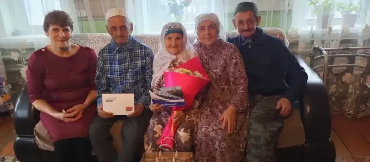 Үрнәк гомер юлы: Әрә авылында 95 яшьлек юбилярны хөрмәтләделәр