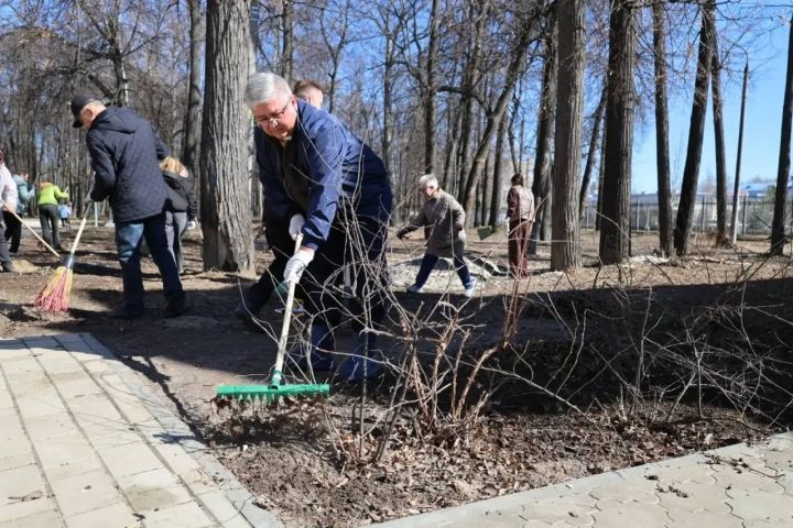Михаил Афанасьев: «Шәһәр чисталыгы — безнең уртак эш!»