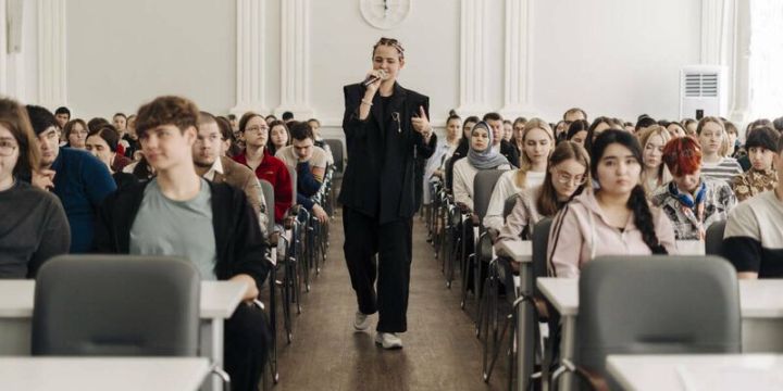 Татарстан үсмерләренә цифрлы куркынычсызлык һәм вербовкага каршы тору буенча белем бирделәр