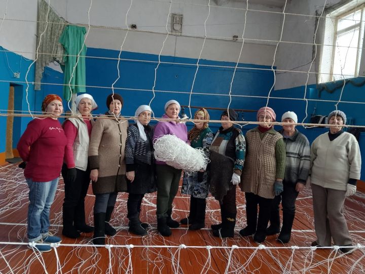 Тылда да эш туктамый