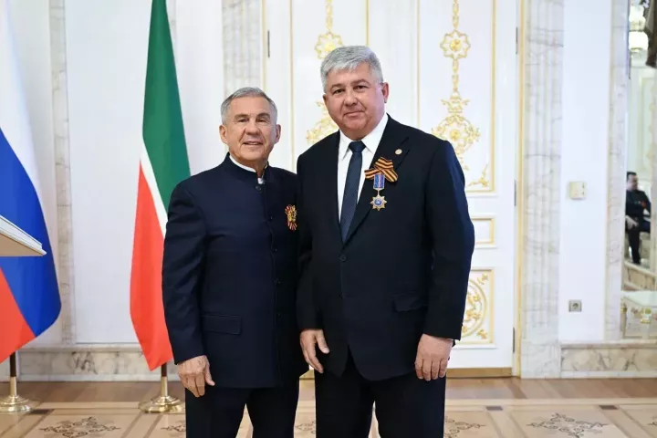 Михаил Афанасьев «Дуслык» ордены белән бүләкләнде