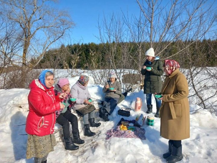 Язгы табигатькә сәяхәт: Күгәйдә өлкәннәр өчен актив ял программасы оештырдылар