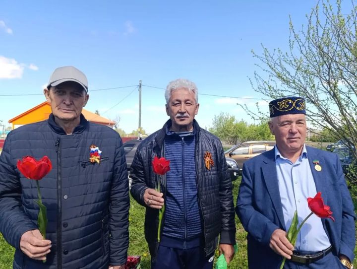 Мулла Иле батыр авылдашлары белән горурлана