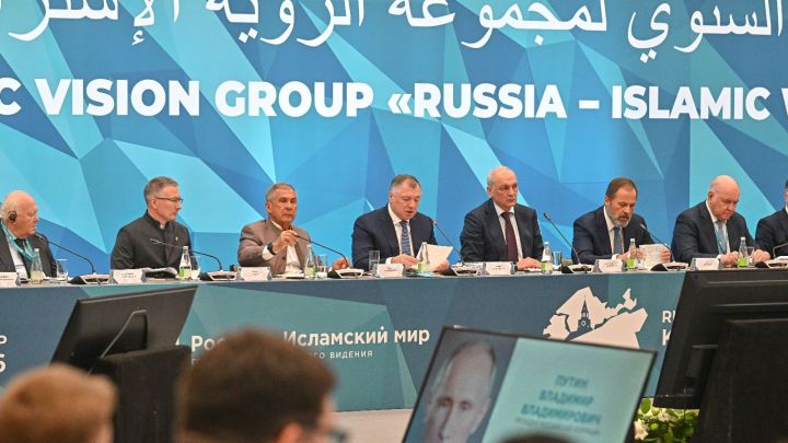 Рөстәм Миңнеханов «Россия – Ислам дөньясы» стратегик караш төркеме утырышында: Россия һәм ИХО илләре арасындагы мөнәсәбәтләр конструктиврак була бара