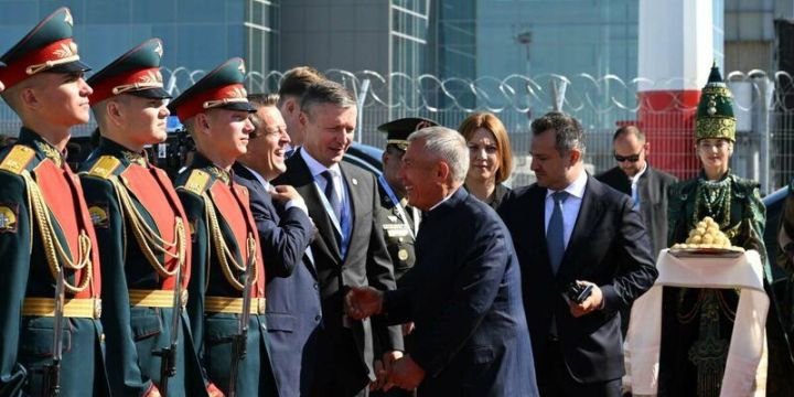 РФ Чит ил эшләре министрлыгы Казан аэропортында кунакларны каршы алу стандартын үрнәк итеп куйды