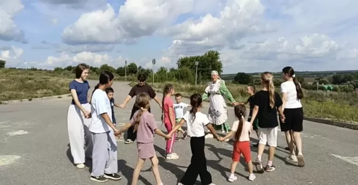 Бакырчы мәдәният йорты хезмәткәрләре балалар өчен махсус фольклор сәгате оештырды