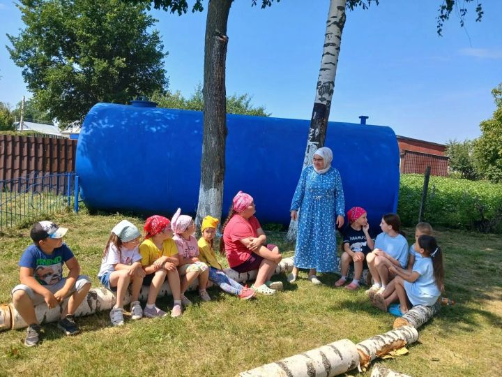 Күгәй авылында балалар өчен «Ягымлы сүзләр иленә сәяхәт» дип исемләнгән танып белү программасы үткәрелде
