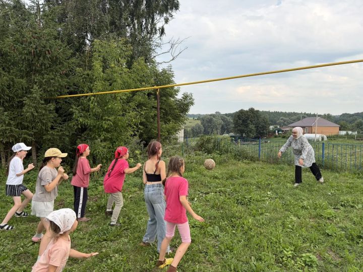 Күгәйдә балалар белән «Табигатькә сәяхәт» узды